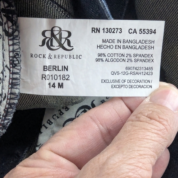 Rock & Republic Embossed Pocked Jeans Size 14 M Like New - Picture 9 of 12